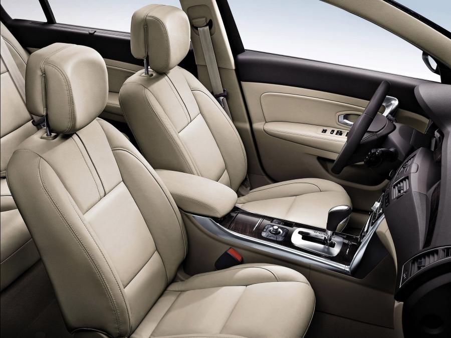  Renault Latitude 2010 года  (фото 3 из 11)